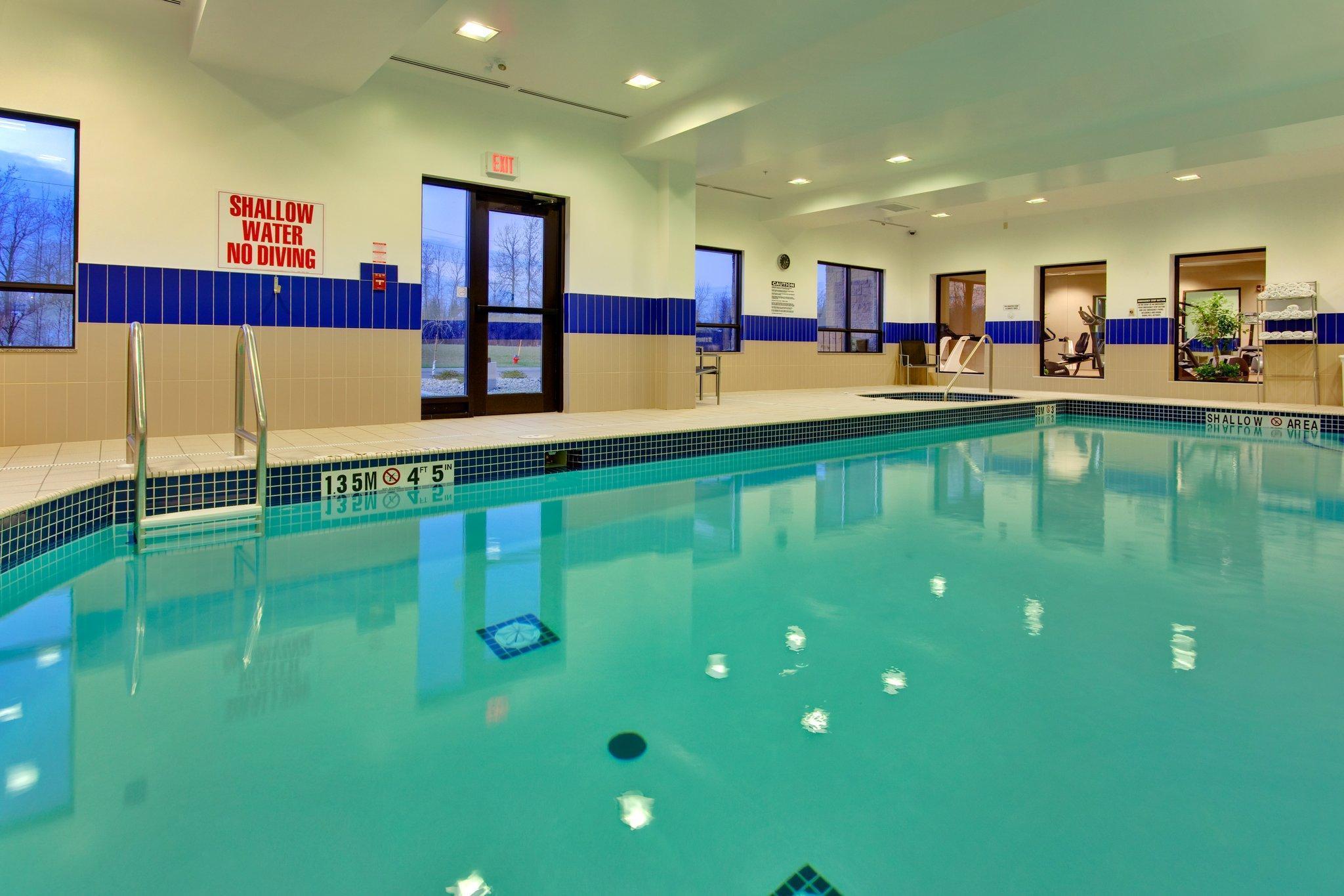 Holiday Inn Express Hotel & Suites Brockville By Ihg Exterior photo