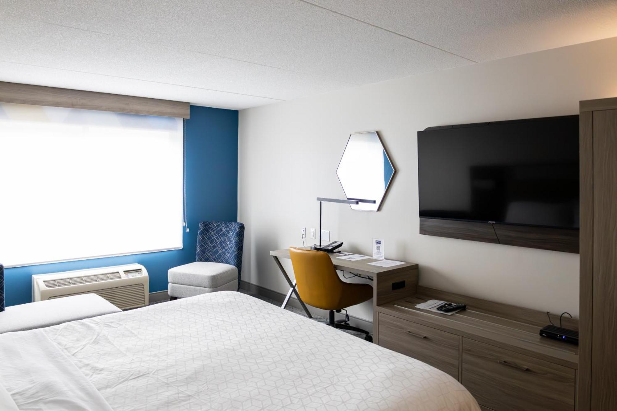 Holiday Inn Express Hotel & Suites Brockville By Ihg Exterior photo