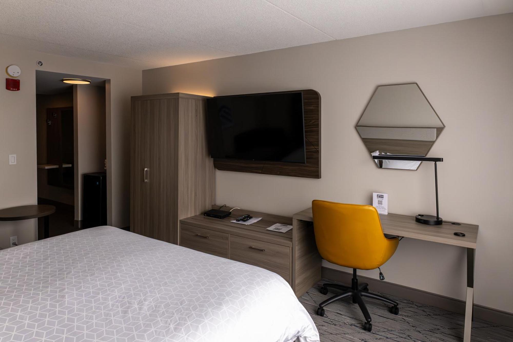 Holiday Inn Express Hotel & Suites Brockville By Ihg Exterior photo
