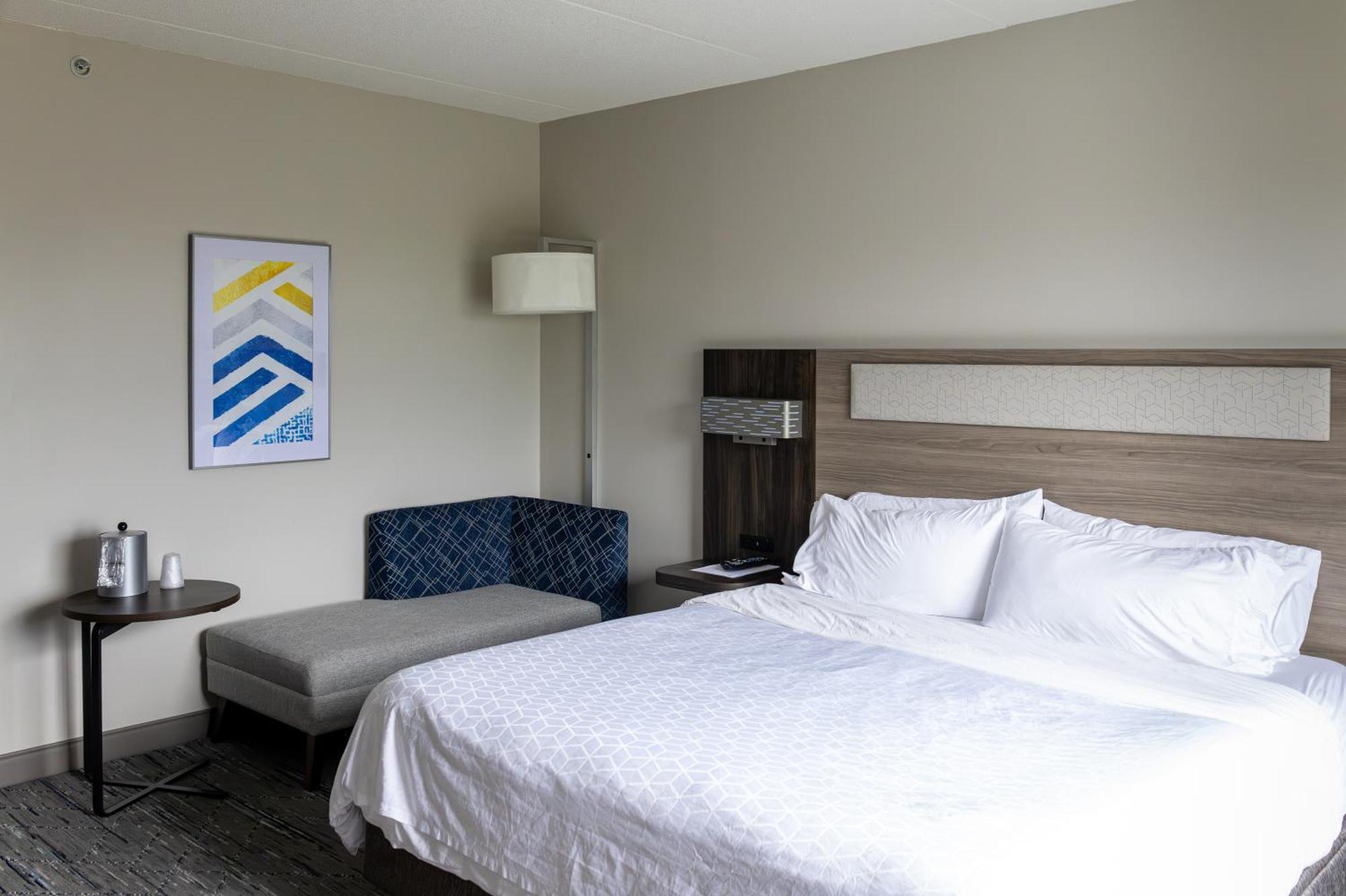 Holiday Inn Express Hotel & Suites Brockville By Ihg Exterior photo